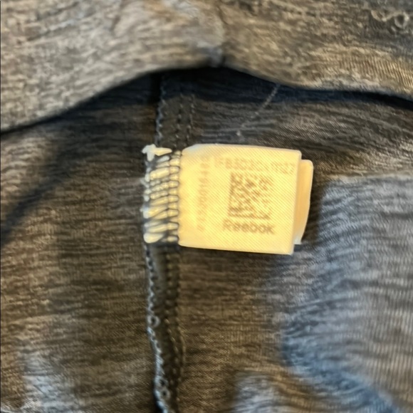 Reebok Gray Sleeveless Relaxed Tank Top - Picture 3 of 4